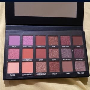 Day & Night eyeshadow pallette NEW